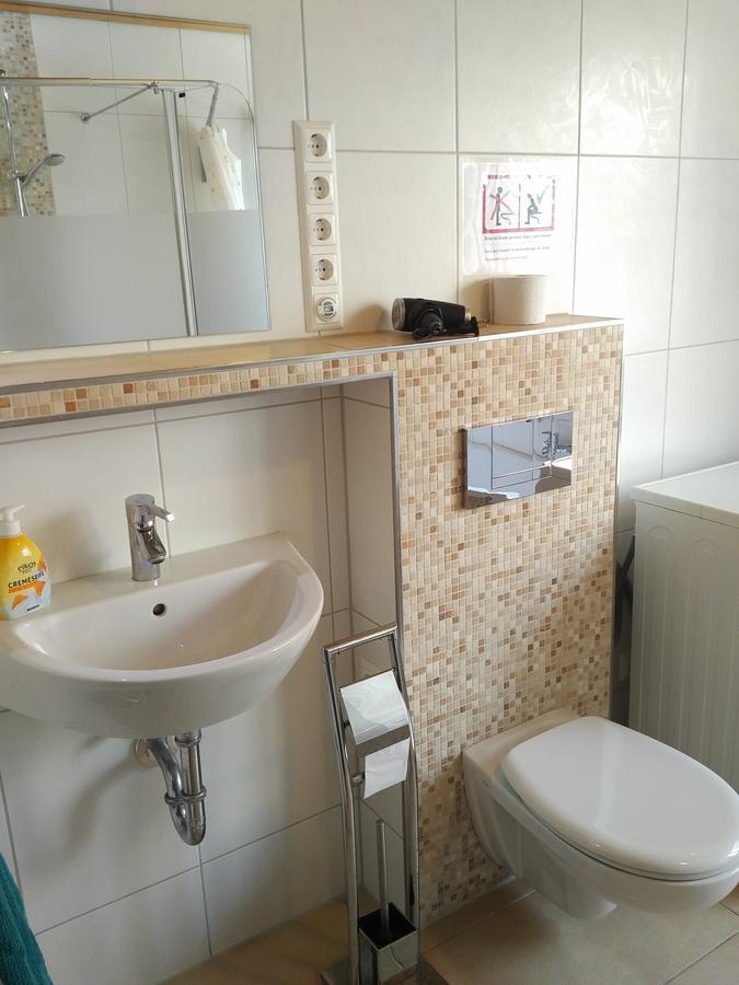 Aaron - Privatunterkunft Magdeburg Exterior foto